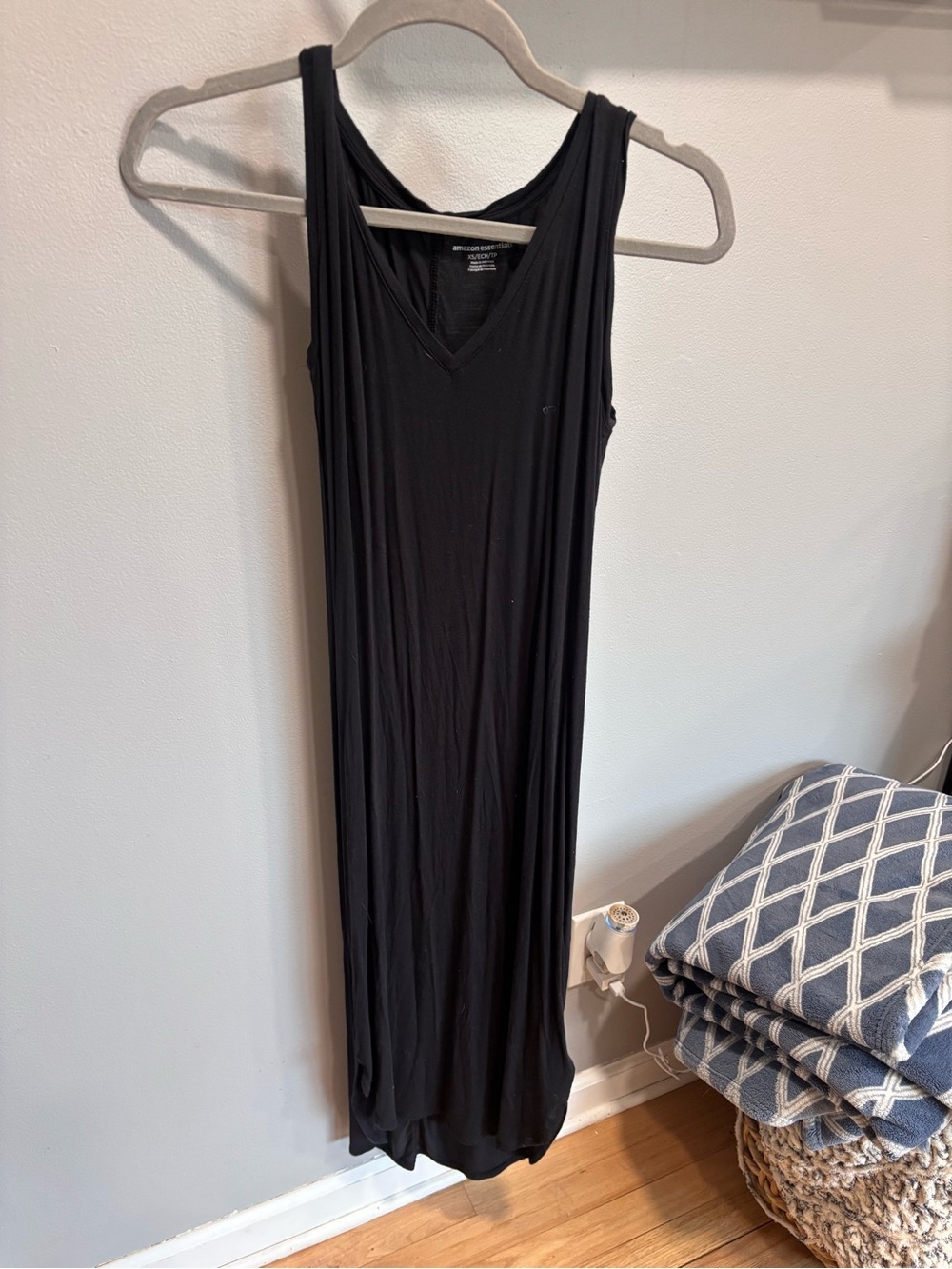 Amazon Essentials Black Sleeveless V-Neck Maxi Dress